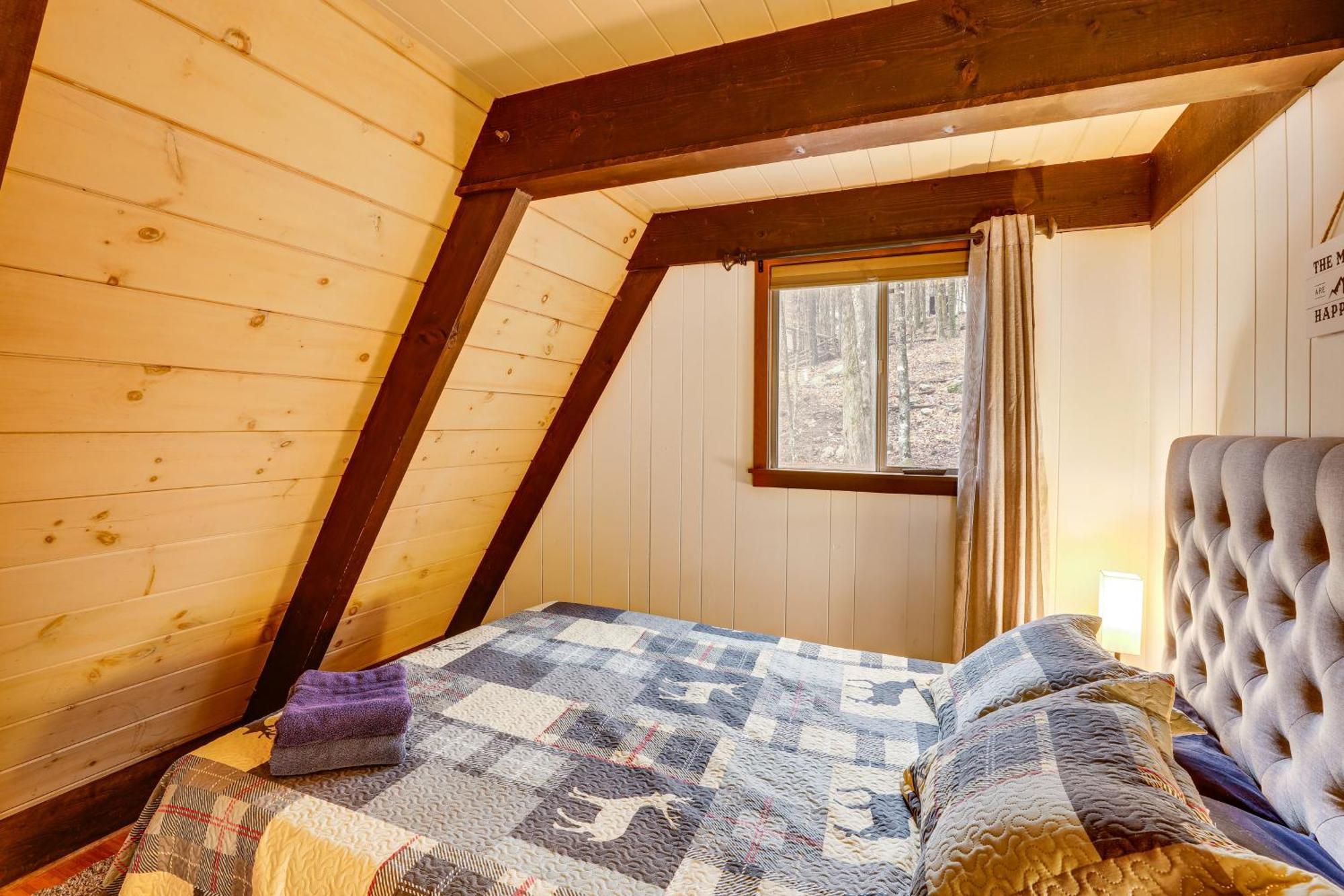 A-Frame Cabin With Hot Tub 1 Mi To Beech Mountain! Kültér fotó